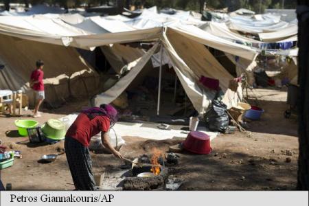 Grecia va construi noi centre de refugiaţi pentru a reduce supraaglomerarea de pe insule