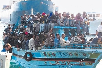 500 de imigranti, salvati de navele de patrulare italiene