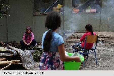 Amnesty International cere Europei să preia mai rapid refugiaţii din Grecia