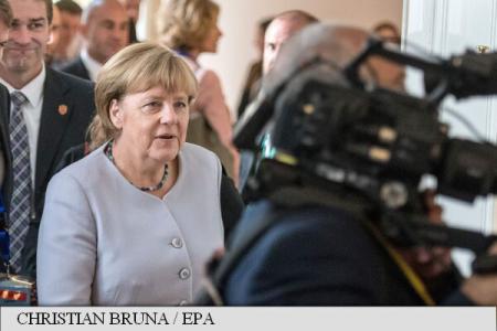 Angela Merkel vrea mai multe acorduri pentru expulzarea de imigranţi în ţările de origine