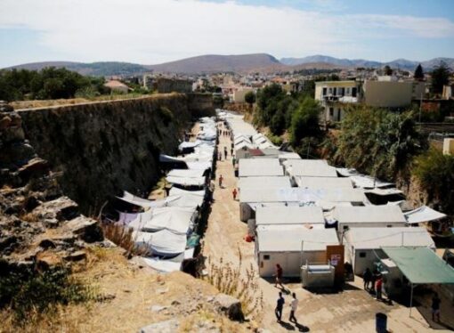 UE și Grecia au semnat un acord pentru construirea unei noi tabere pentru migranți în insula Lesbos