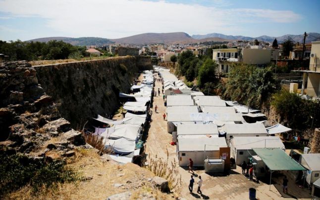 UE și Grecia au semnat un acord pentru construirea unei noi tabere pentru migranți în insula Lesbos