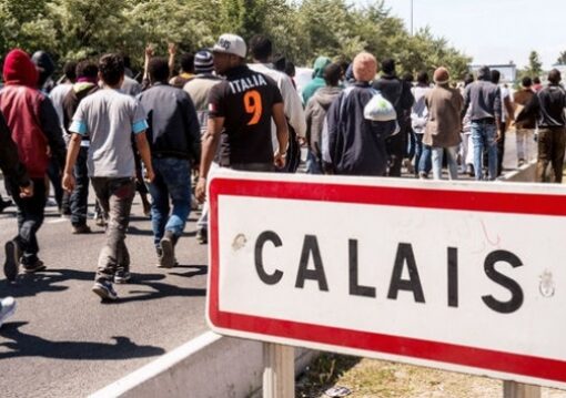 Construcţia zidului anti-imigranţi a fost demarată în Calais
