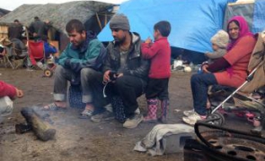 Un primar din Franţa a pus Afişe anti-imigranţi puse pe străzi