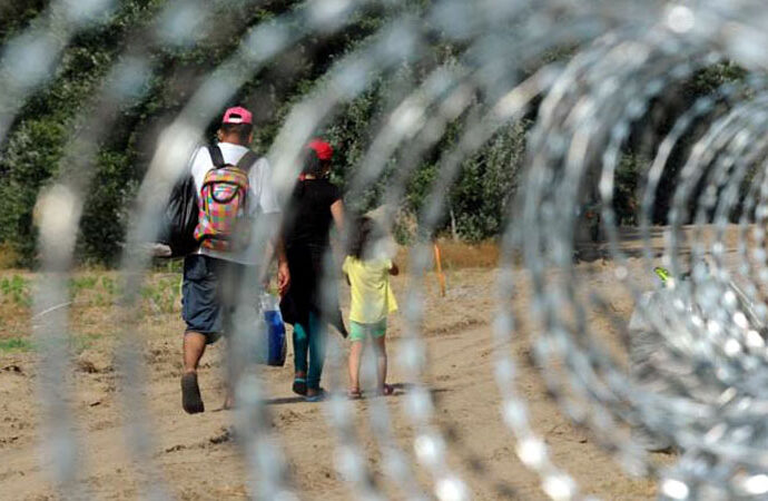 Peste 350 de imigranți au încercat să intre în România pe la frontiera verde