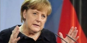 Merkel a declarat că nu renunță la politica ”porților deschise” în raport cu imigranții