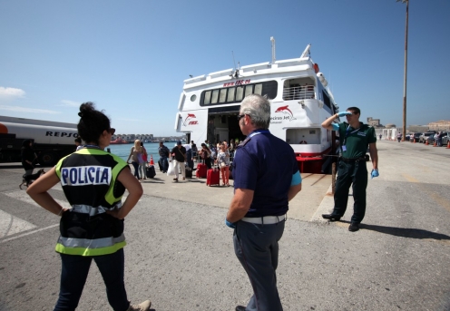 FRONTEX atenţionează că ISIS ar putea înarma refugiaţi