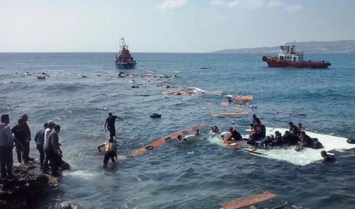 Șapte migranți au murit, iar alți 300 au fost salvați în Marea Mediterană