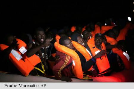 Marea Mediterană: Aproximativ o mie de migranți au fost salvați vineri în cursul mai multor operațiuni