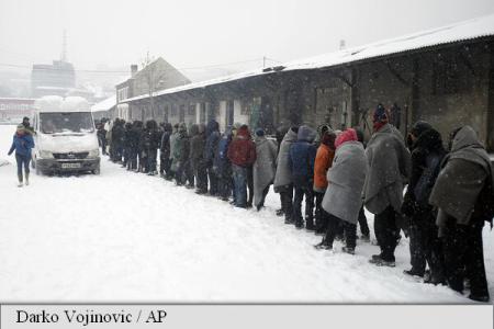 Refugiați: Parlamentul European solicită ajutor de urgență pentru iarnă și transfer către alte state membre