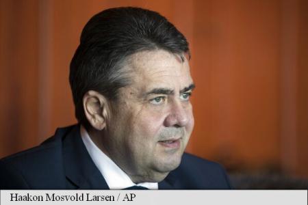 Germania respinge propunerea Austriei privind crearea unor tabere de refugiați în Libia