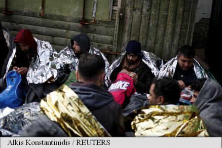 Bulgaria: 28 de migranți, găsiți în viață într-un camion în flăcări în apropierea graniței cu Turcia
