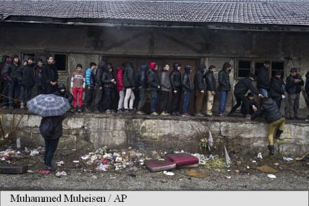 Turcia amenință să trimită lunar 15.000 de migranți în Europa