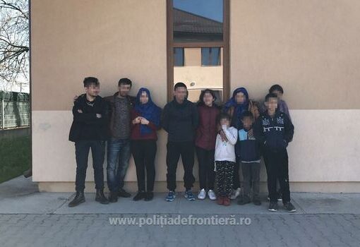Migranți irakieni și sirieni, opriți la frontiera cu Serbia