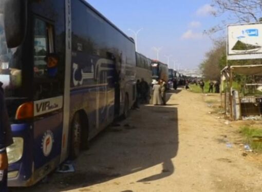 Siria: Cel putin 68 de copii se numara printre cei 126 de oameni ucisi in atacul care a vizat un convoi de evacuati