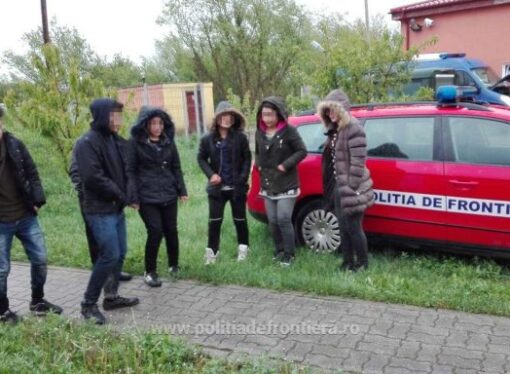 Alţi zeci de migranţi, adulţi şi minori din două ţări, opriţi la graniţa de vest