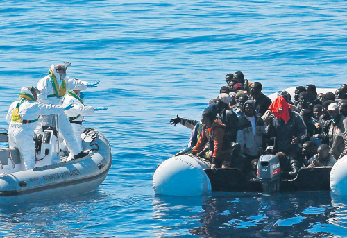 Circa 5.000 de migranti, salvati in doua zile din Mediterana