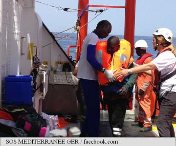 Operațiune de anvergură în Mediterana centrală pentru salvarea a peste 1.000 de migranți; cel puțin șapte decedați
