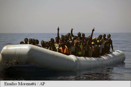 Doi migrați și-au pierdut viața și peste 200 au fost salvați în largul coastelor Libiei