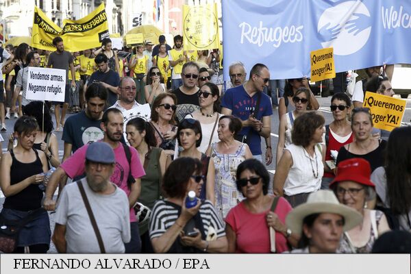 Mii de oameni au manifestat la Madrid în favoarea primirii refugiaților în Spania