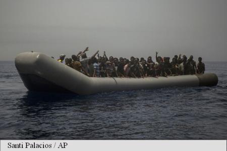 Mediterana: 13 persoane au fost găsite moarte pe o ambarcațiune cu 167 de migranți la bord