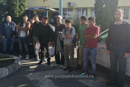 Bihor: Două grupuri de migranți afro-asiatici însumând 24 de persoane, întoarse de la frontiera cu Ungaria