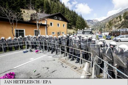 Austria sporește măsurile de protecție la granițe în urma intensificării valului migrator