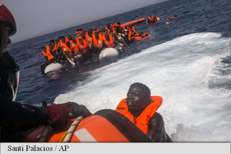 Spania: HRW denunță condițiile precare în care sunt ținuți migranții veniți pe ruta Mediteranei occidentale