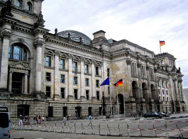 Germania vrea ca UE să reducă fondurile pentru Ungaria dacă refuză să primească refugiați