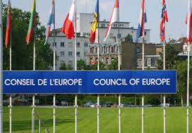 Consiliul Europei, decizie controversată: În caz de dubii, tinerii migranți trebuie considerați minori