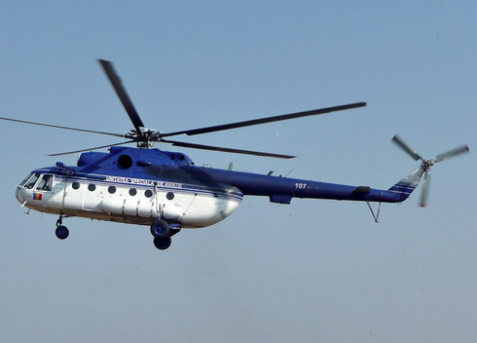 Un elicopter MAI survolează Timişoara, unde au fost descoperiţi tot mai mulţi migranţi care vor să traverseze ilegal graniţa spre Europa de Vest