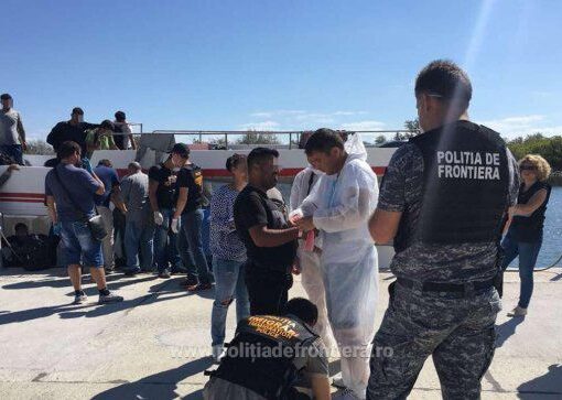 Poliția de Frontieră confirmă interceptarea a două nave cu refugiați