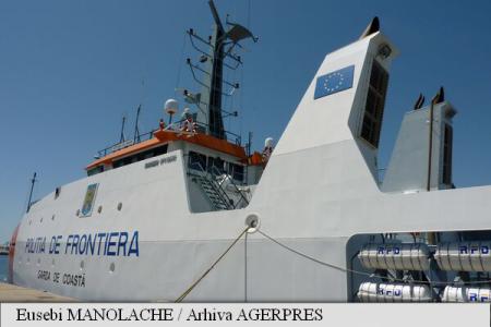 135 de migranți blocați pe o nava a Gărzii de Coasta în Italia
