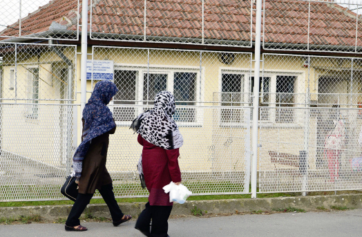 Doar unul din patru migranți are șanse să rămână în România