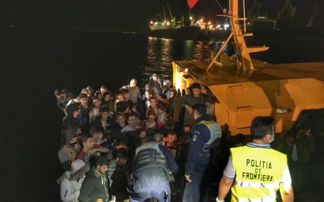 Refugiaţii care vin pe Marea Neagră bagă spaima în turiştii de pe navele de croazieră