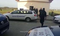11 irakieni si iranieni, ajutati de doua calauze din Turcia, au fost prinsi dupa ce au trecut ilegal granita dintre Serbia si Romania
