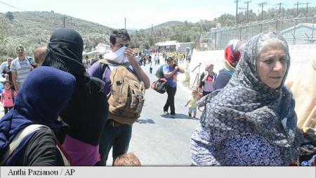 Exasperare în insula greacă Lesbos: Refugiații, primăria și polițiștii, de aceeași parte a baricadei
