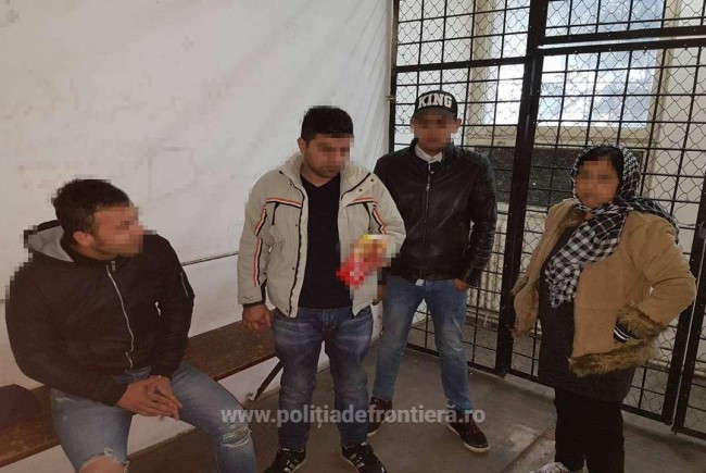 Patru migranţi afgani, opriţi la Nădlac