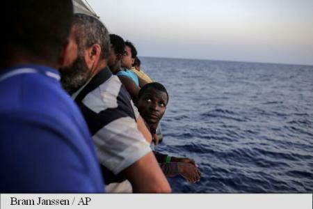O navă de patrulare bulgară a salvat 120 de migranți în largul coastelor Greciei