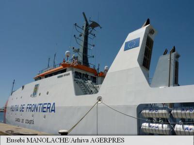 Un grup de peste 60 de migranți clandestini sosește în Portul Constanța la bordul unei nave escortată de Garda de Coastă