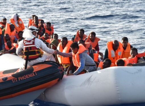 Victime în Mediterana: Peste 100 de migranţi dintr-o barcă pneumatică sunt daţi dispăruţi într-un naufragiu