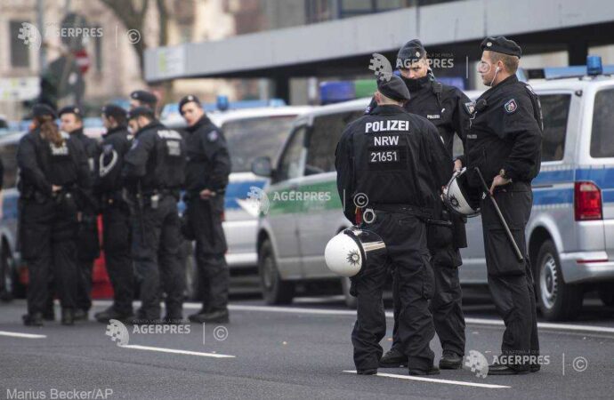 Germania: Poliţia a arestat trei presupuşi traficanţi de migranţi dintr-o reţea care opera pe ruta balcanică