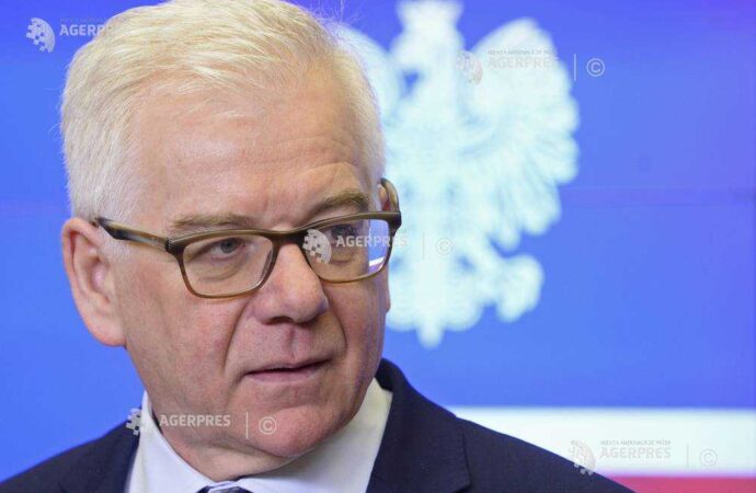 Şeful diplomaţiei poloneze: UE trebuie să se concentreze pe cauzele profunde ale migraţiei