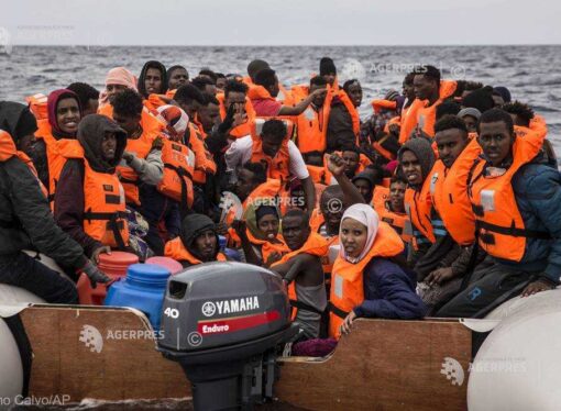 Aproape 450 de migranţi, salvaţi în două operaţiuni în largul coastelor Libiei