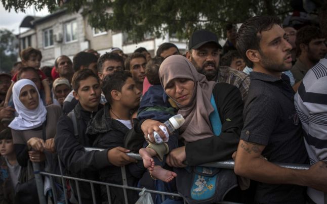 Comisia Europeană propune folosirea acordării vizelor ca pârghie pentru readmisia migranţilor ilegali