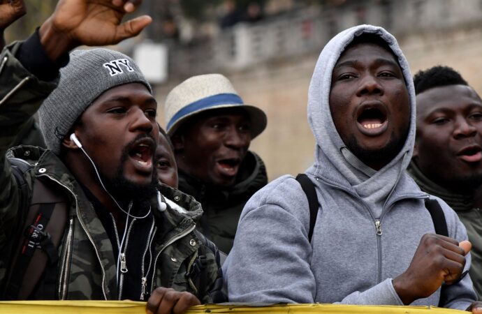 Italia: migranții protestează, după uciderea unui senegalez