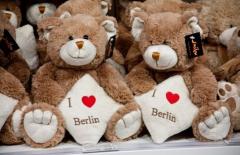 Un munte de ursuleţi de pluş la Berlin, în semn de solidaritate cu refugiaţii sirieni