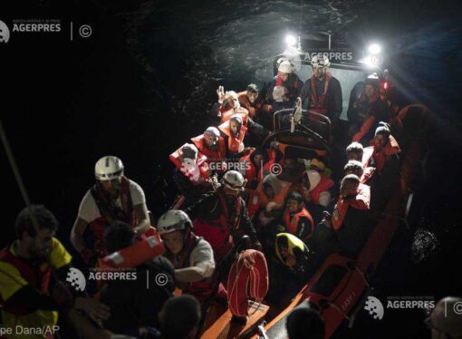 Italia îşi închide tot mai mult frontiera maritimă pentru migranţi