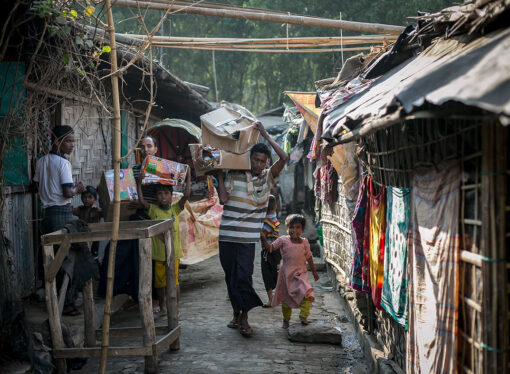 UNICEF: Zeci de bebeluşi vin pe lume în fiecare zi în condiţii precare în taberele de refugiaţi