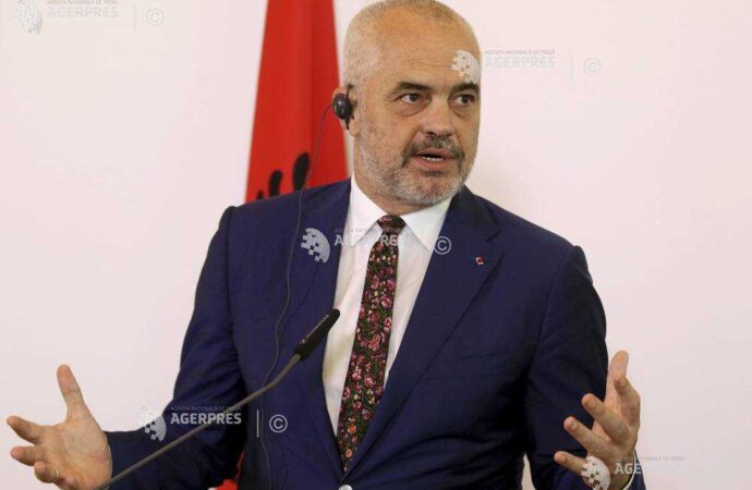 Albania respinge propunerea de a găzdui centre de primire a migranţilor care se îndreaptă spre UE